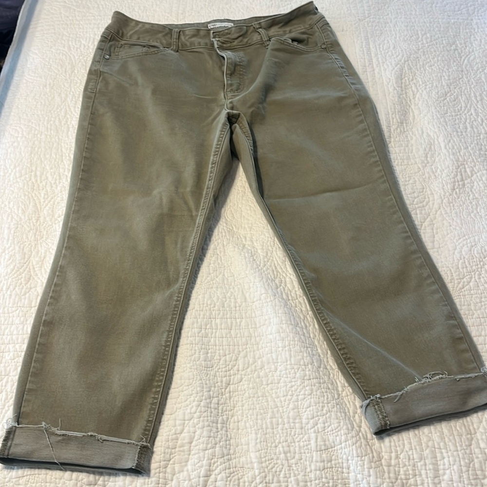 Olive green cropped high rise jeans/pants